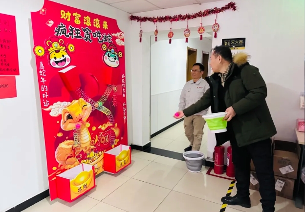 华灯盈瑞气 喜乐闹元宵